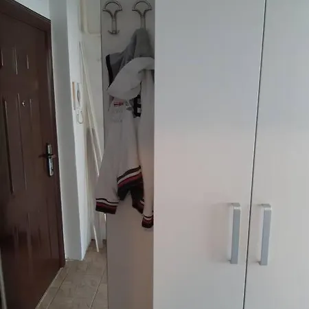 Centrally Located Studio, Close To Amenities