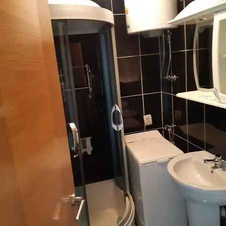 Centrally Located Studio, Close To Amenities Daire *
