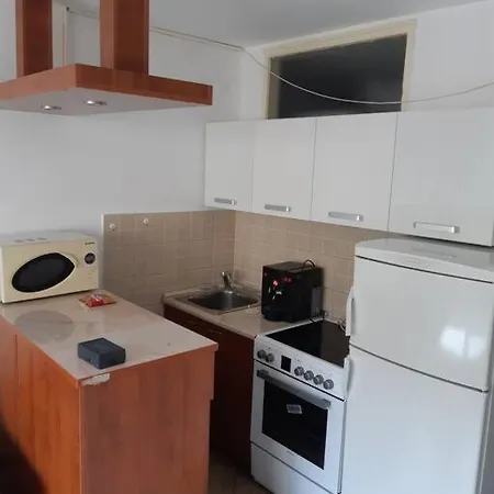 Daire Centrally Located Studio, Close To Amenities